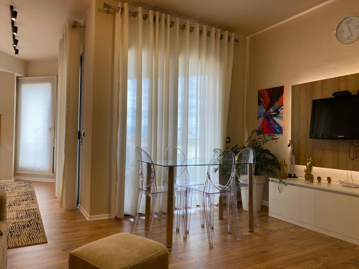 Nemis Apartments In The Centre Of Tirana Four Free Parking ภายนอก รูปภาพ