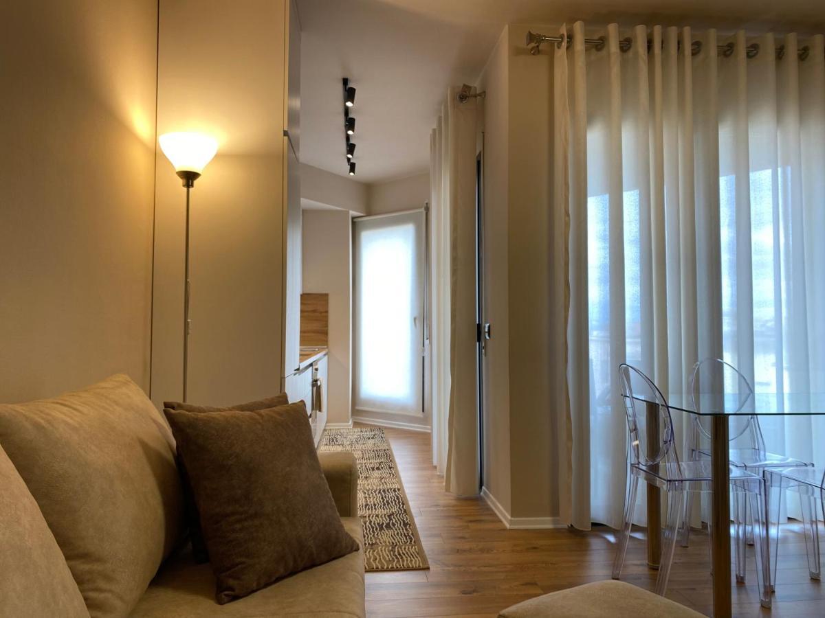 Nemis Apartments In The Centre Of Tirana Four Free Parking ภายนอก รูปภาพ