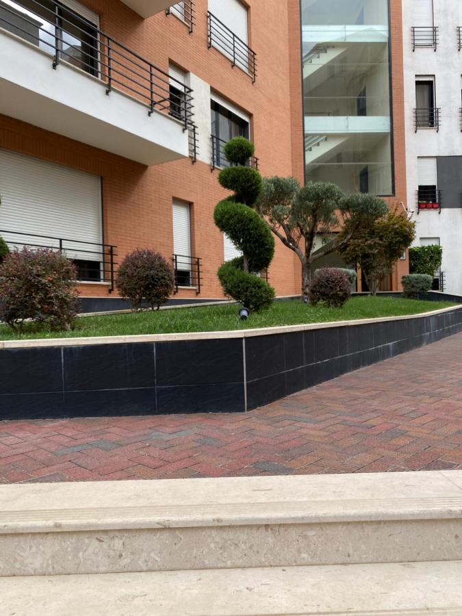 Nemis Apartments In The Centre Of Tirana Four Free Parking ภายนอก รูปภาพ