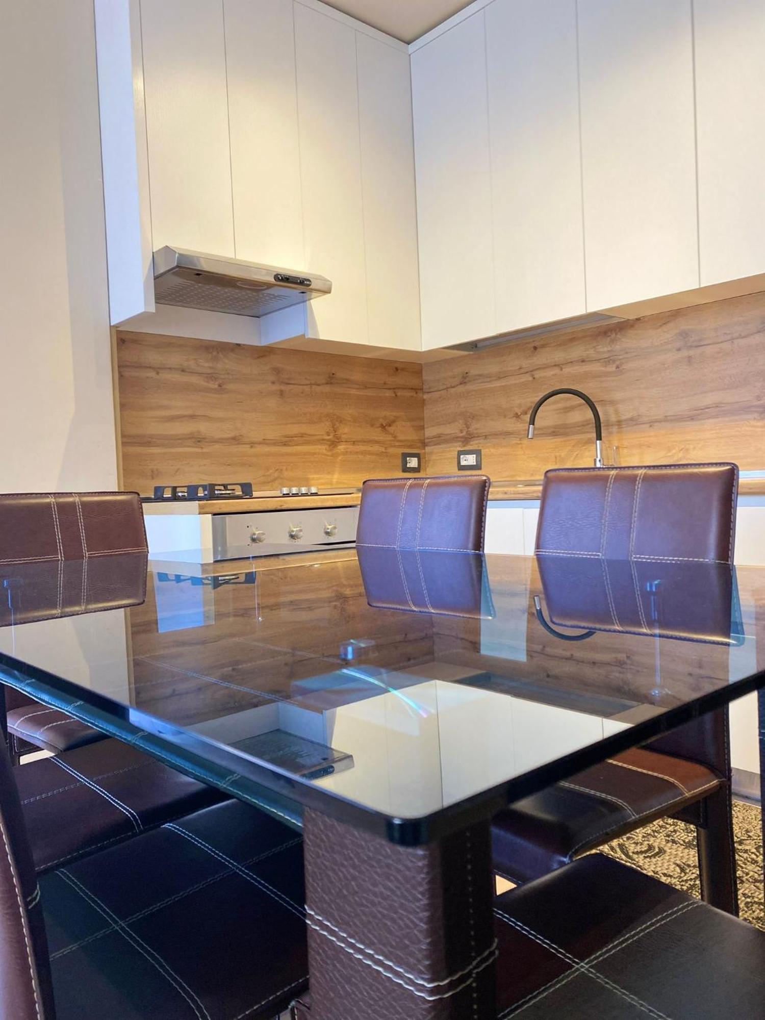Nemis Apartments In The Centre Of Tirana Four Free Parking ภายนอก รูปภาพ
